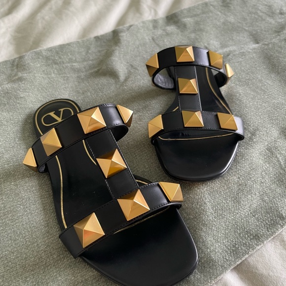 Valentino Roman Stud Slide Sandal - Picture 2 of 5